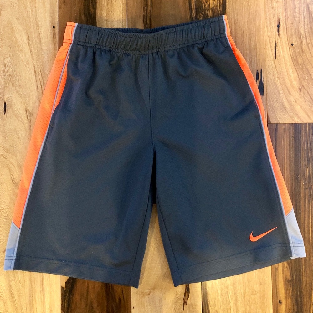 NEW Nike Boys Shorts - Sz L